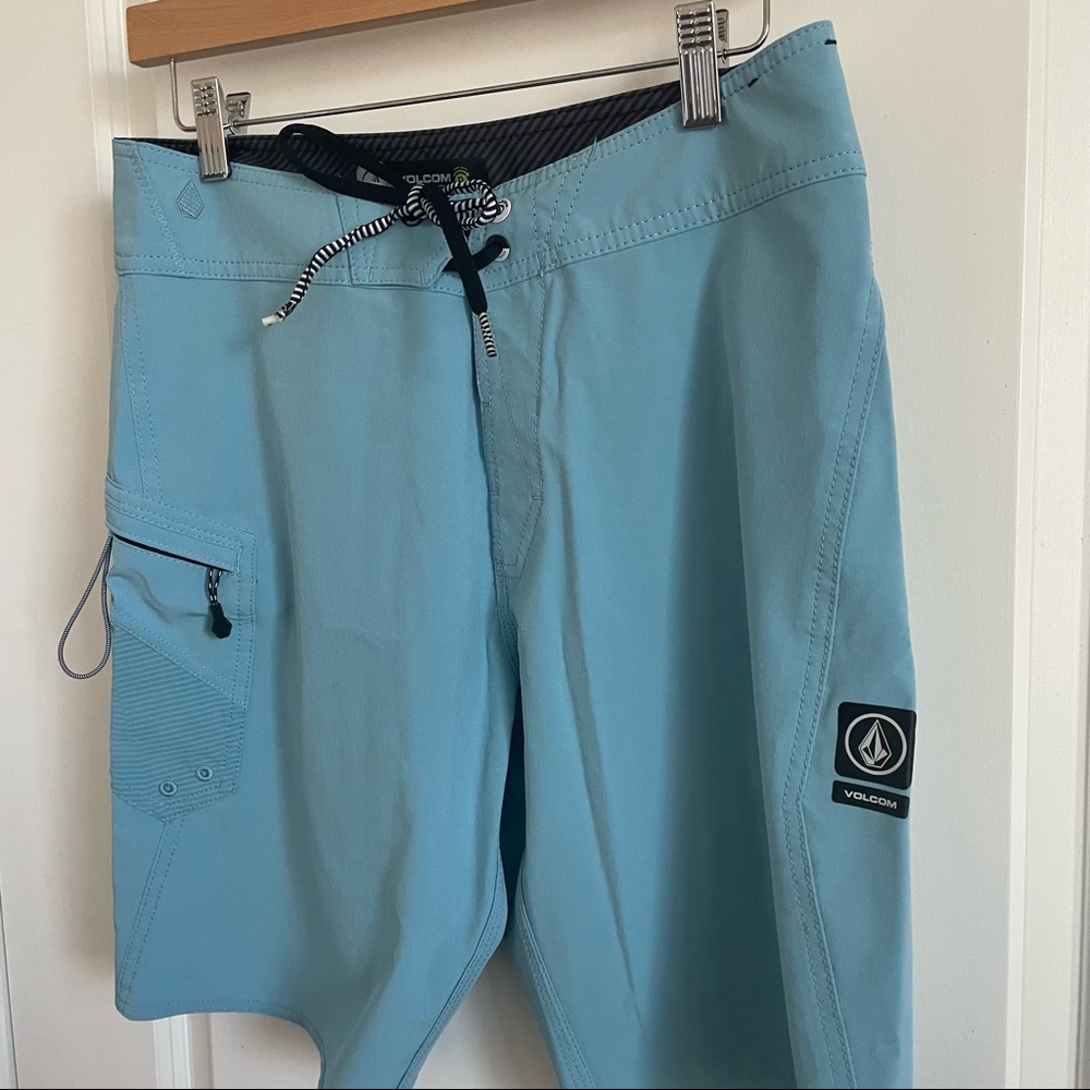 Men's Volcom Mod-Tech Board Shorts Size 29 - Picture 2 of 3